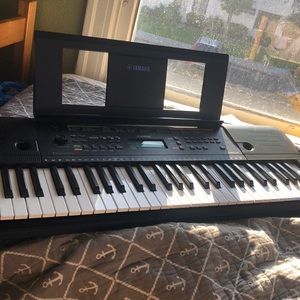 YAMAHA KEYBOARD